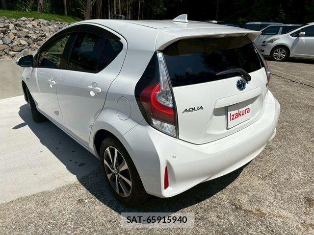Toyota AQUA 2019-03 7978510-15