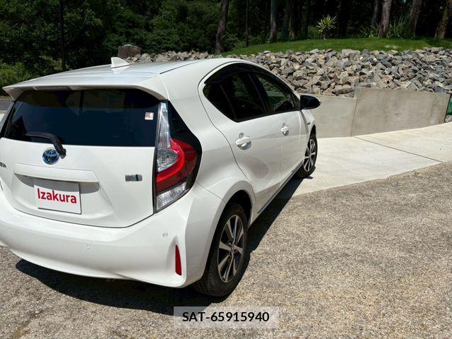 Toyota AQUA 2019-03 7978510-1