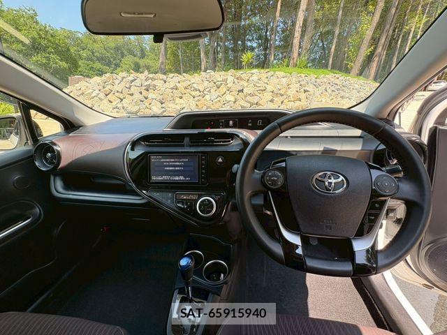 Toyota AQUA 2019-03 7978510-25