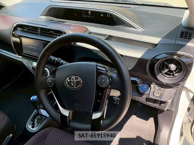 Toyota AQUA 2019-03 7978510-2