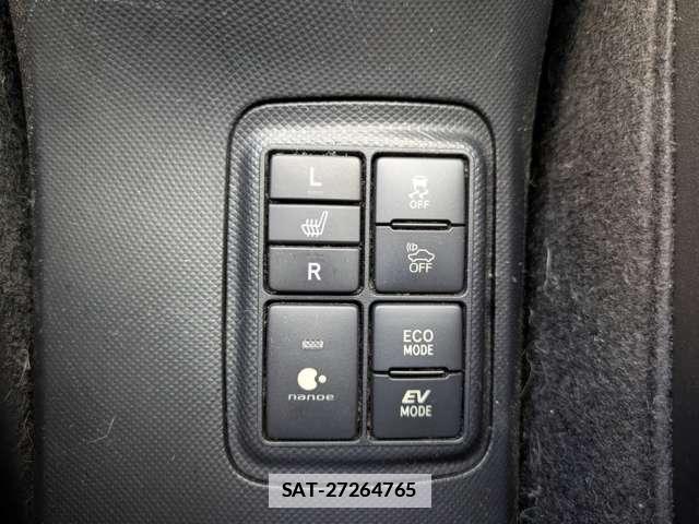 Toyota AQUA 2016-03 7978481-24
