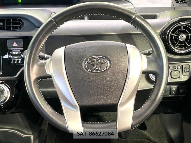 Toyota AQUA 2016-03 7978480-10