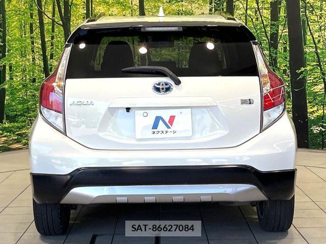 Toyota AQUA 2016-03 7978480-14