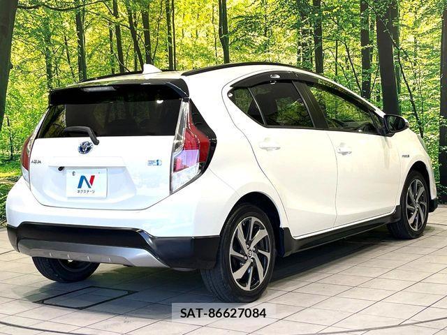 Toyota AQUA 2016-03 7978480-16