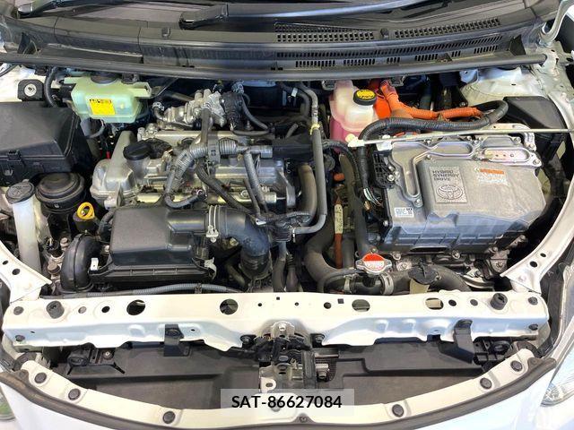 Toyota AQUA 2016-03 7978480-17