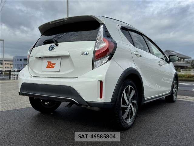 Toyota AQUA 2017-09 7978471-14