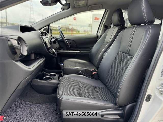 Toyota AQUA 2017-09 7978471-16