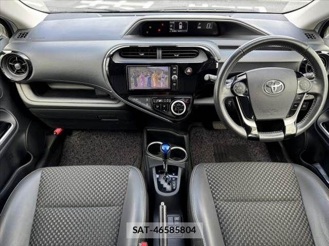 Toyota AQUA 2017-09 7978471-1