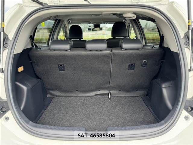 Toyota AQUA 2017-09 7978471-19