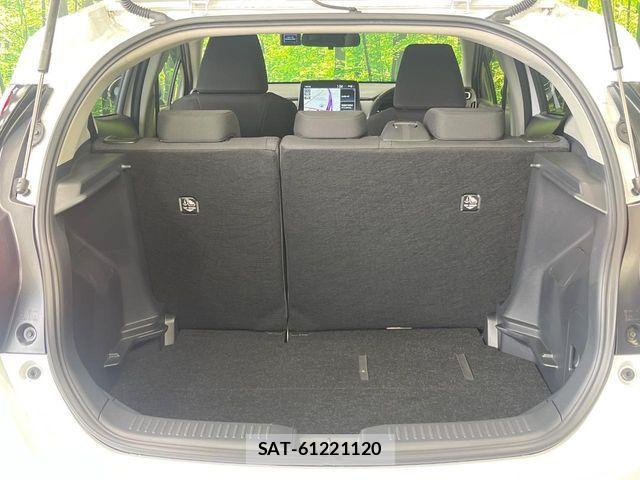 Toyota AQUA 2021-08 7978459-9