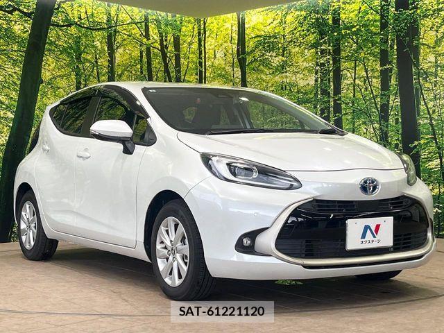 Toyota AQUA 2021-08 7978459-13