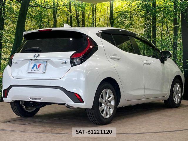 Toyota AQUA 2021-08 7978459-14