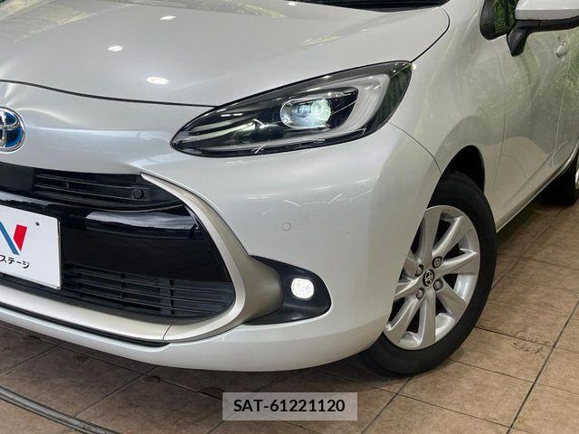Toyota AQUA 2021-08 7978459-15