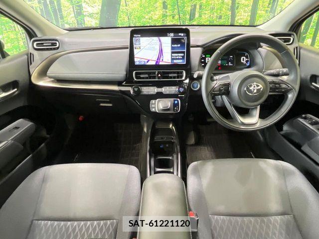 Toyota AQUA 2021-08 7978459-1