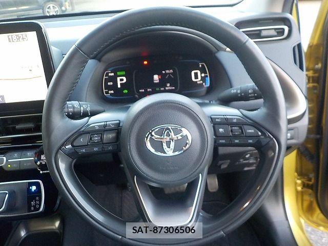 Toyota AQUA 2021-08 7978467-13