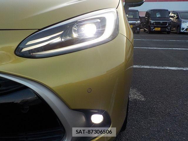 Toyota AQUA 2021-08 7978467-27