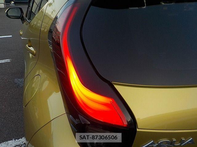 Toyota AQUA 2021-08 7978467-28