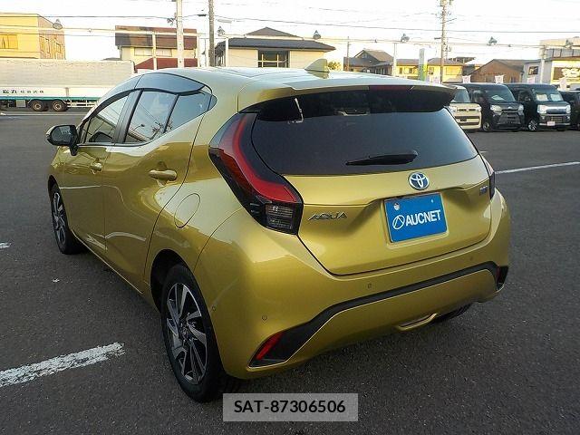Toyota AQUA 2021-08 7978467-2