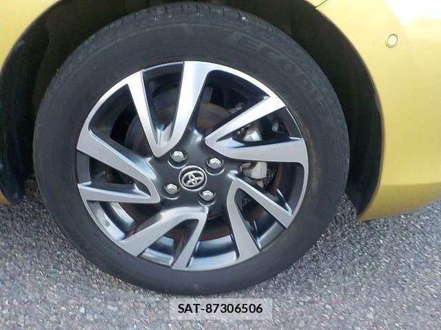 Toyota AQUA 2021-08 7978467-29