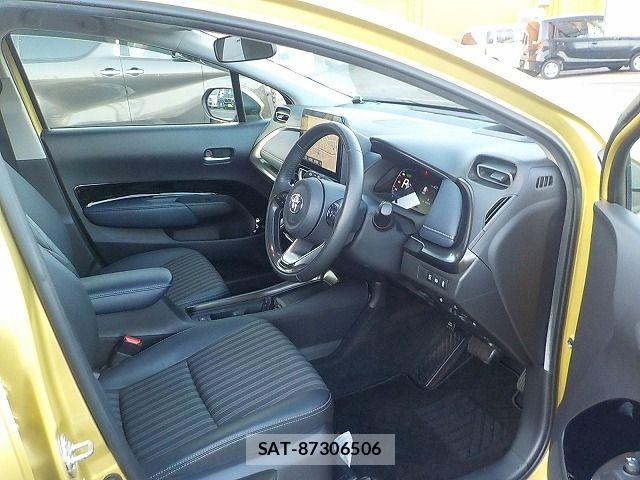 Toyota AQUA 2021-08 7978467-7