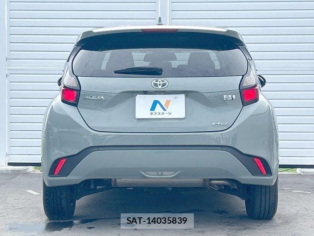 Toyota AQUA 2021-09 7978464-15