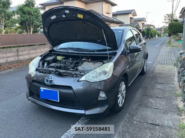 Toyota AQUA 2012-07 7978508-0