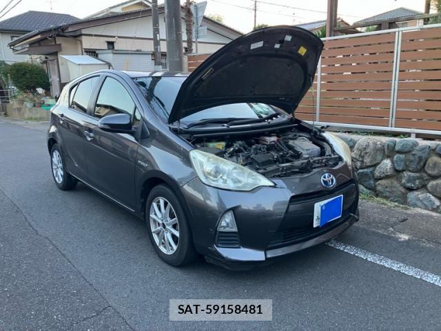 Toyota AQUA 2012-07 7978508-1