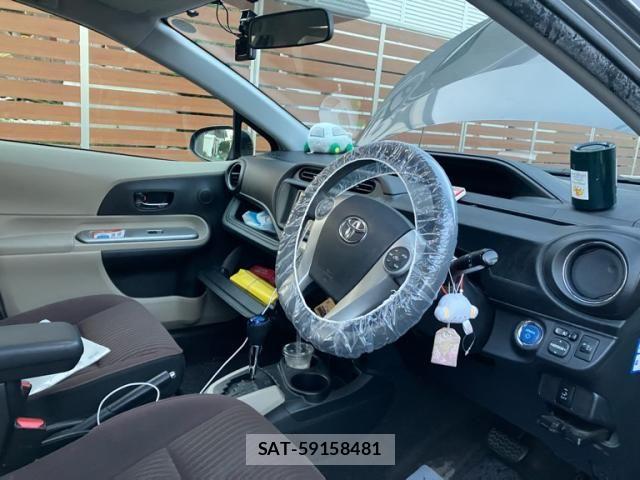 Toyota AQUA 2012-07 7978508-8