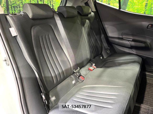 Toyota AQUA 2025-11 7978457-9