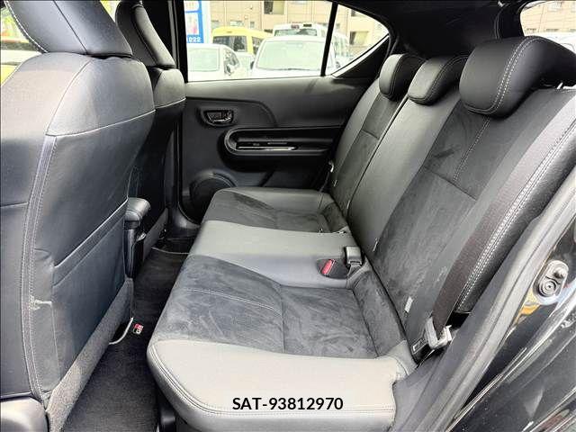 Toyota AQUA 2018-08 8034378-9