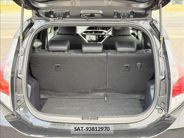 Toyota AQUA 2018-08 8034378-10