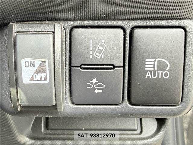 Toyota AQUA 2018-08 8034378-15