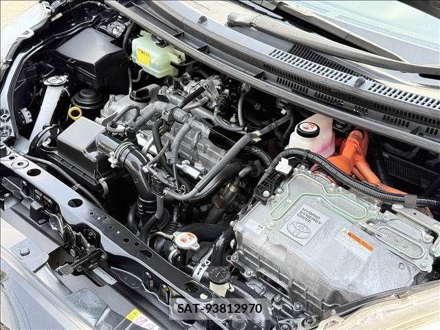 Toyota AQUA 2018-08 8034378-19