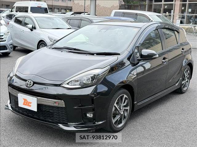 Toyota AQUA 2018-08 8034378-21