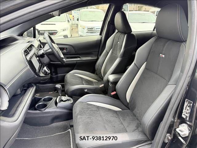 Toyota AQUA 2018-08 8034378-24