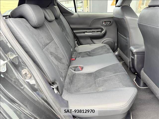 Toyota AQUA 2018-08 8034378-25