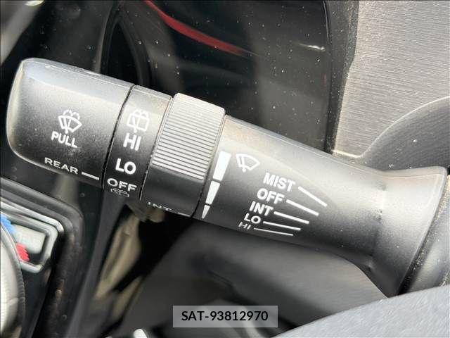 Toyota AQUA 2018-08 8034378-27