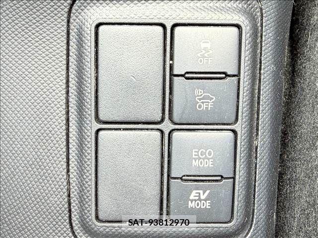 Toyota AQUA 2018-08 8034378-3
