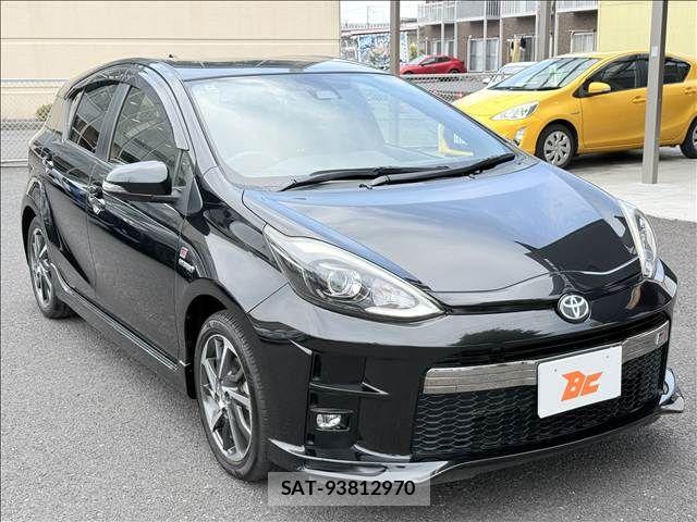 Toyota AQUA 2018-08 8034378-4