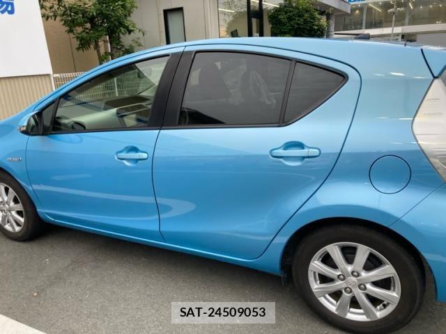 Toyota AQUA 2014-05 8034403-12