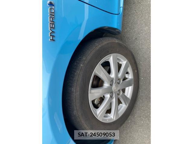 Toyota AQUA 2014-05 8034403-13