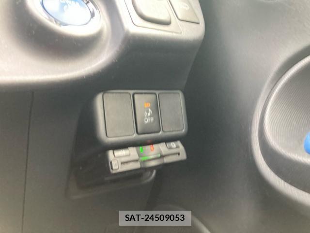 Toyota AQUA 2014-05 8034403-15