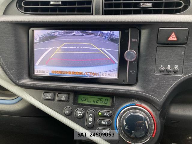 Toyota AQUA 2014-05 8034403-19