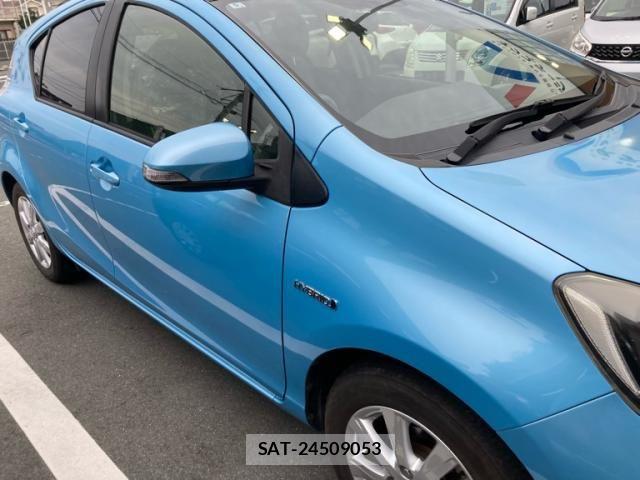 Toyota AQUA 2014-05 8034403-7