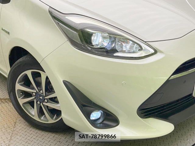 Toyota AQUA 2018-09 8034371-11