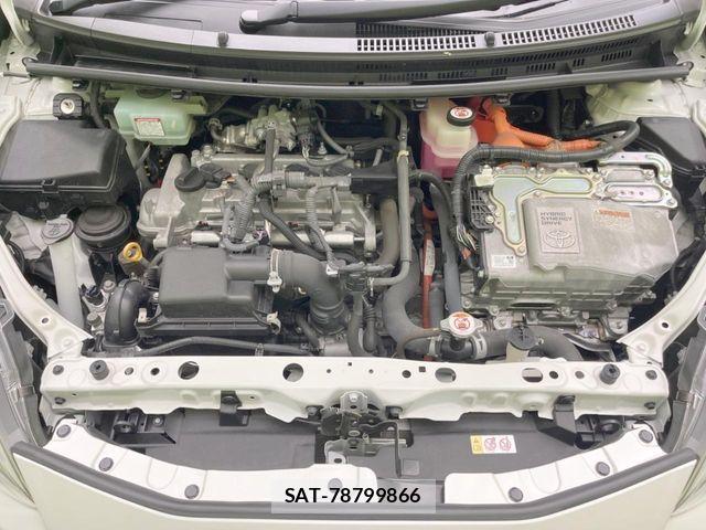 Toyota AQUA 2018-09 8034371-17