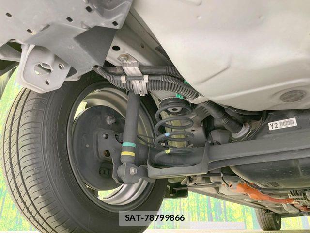 Toyota AQUA 2018-09 8034371-19