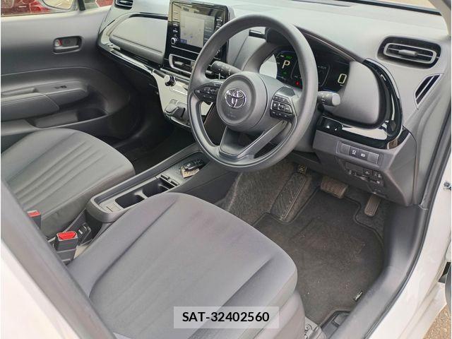Toyota AQUA 2022-08 8034369-10