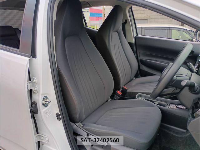 Toyota AQUA 2022-08 8034369-11