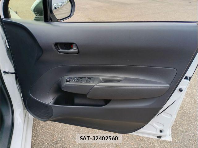 Toyota AQUA 2022-08 8034369-12
